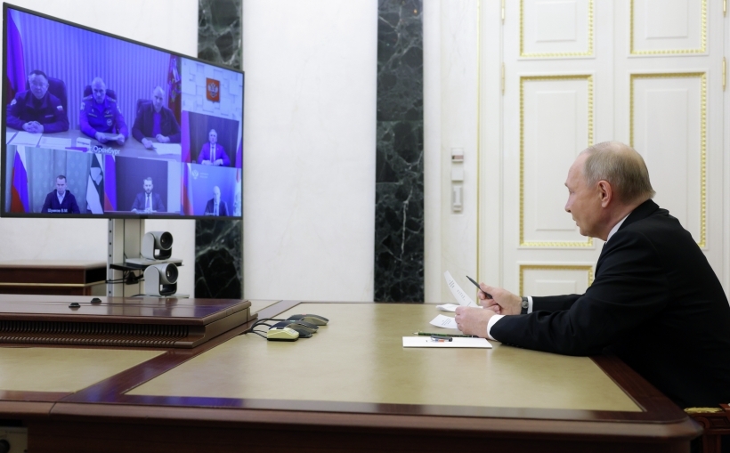 Президент РФ Владимир Путин поручил правительству и регионам заранее готовиться к восстановлению пострадавшего от паводков жилья. Фото