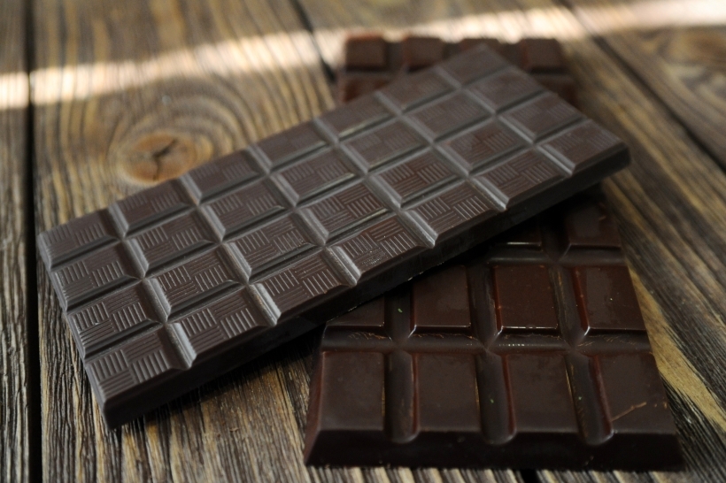 Самым полезным считается черный шоколад. Фото