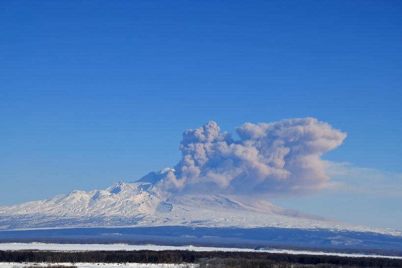 Извержение вулкана Шивелуч. Фото