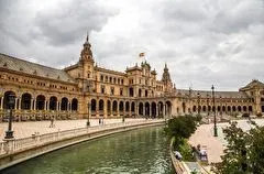 Число запросов на шенгенские визы от туристов из РФ превысит 700 тысяч в 2025 году