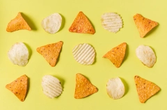 Чипсы: в чем их опасность и могут ли они стать полезной закуской?