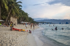 До 18 человек выросло число жертв тайфуна на Филиппинах