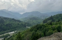 Двое туристов сорвались в горное ущелье в Карачаево-Черкесии