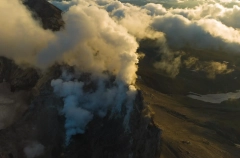 Камчатский вулкан Шивелуч выбросил столб пепла на высоту до 5,5 км