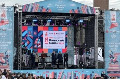 Беглов открыл Книжный салон на Дворцовой площади