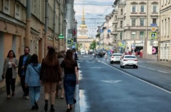 Число закрытых магазинов и кафе в центре Петербурга в I полугодии на 36% превысило число открытых