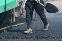 Хуснуллин поручил создать программы переобучения кадров для дорожной отрасли