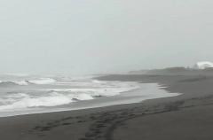 С Халактырского пляжа на Камчатке эвакуировали отдыхающих из-за угрозы цунами