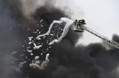 Открытый огонь на терминале в Усть-Луге потушен - губернатор Ленобласти