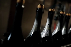 Переход россиян на отечественный алкоголь устойчиво сформировался с 2022г, продолжает усиливаться - Минфин