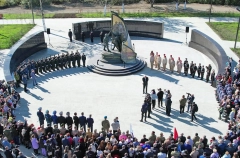 Монумент героям СВО открыли в Магадане