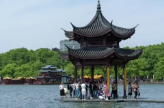 Российские туристы без проблем въезжают в Китай в первый день действия безвиза