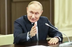 Путин: до рецессии пока далеко, но надо видеть грань между охлаждением и "переохлаждением" экономики