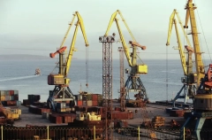 Патрушев обсудил с губернатором Чукотки вопросы развития морских портов региона