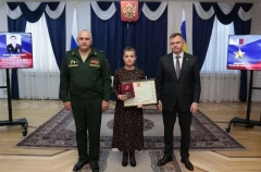 Звезду Героя России передали семье погибшего на СВО бойца из Ростовской области