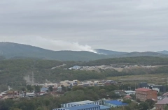 Пожар на полигоне ТБО площадью более 2,5 тыс. кв. м продолжают тушить во Владивостоке