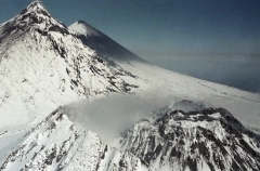 Вулкан Безымянный на Камчатке готовится к мощному извержению - ученые