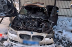 Подростка задержали после поджога патрульной машины в Петербурге