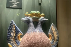 Императорский фарфор представили в заключительной части Галереи Петра Великого в Эрмитаже