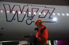 Wizz Air намерена запустить рейсы из Баку в Братиславу, Бухарест и Варшаву