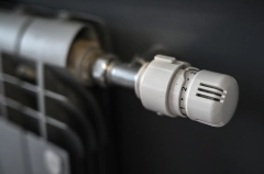 Температуру в сетях отопления повысили в Москве