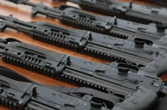 Планы поставок вооружения российской армии на 2026 год обеспечены ресурсами - Мантуров