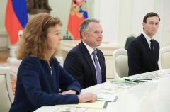 Песков: Кушнер и Уиткофф приедут в Москву после семи-восьми вечера