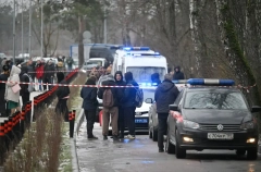 Школьник с оружием: с чем связывают участившиеся нападения подростков?