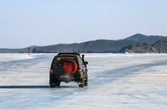 Переправа запущена по льду Байкала на Ольхон