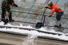 Более 10 случаев повреждения кровель произошло в Удмуртии за две недели из-за погоды