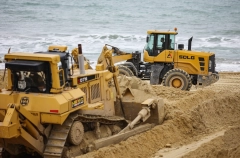 Эксперимент по засыпанию одного из пляжей Анапы чистым песком завершится в ближайшее время