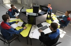 Более 60% выпускников девятых классов в РФ поступают в колледжи - Кравцов