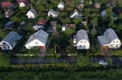 КС РФ: регионы должны разделять с муниципалитетами бремя обустройства земельных участков для многодетных