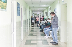 Поликлиники Петербурга с понедельника принимают пациентов с легкими симптомами COVID-19 и ОРВИ