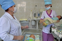 Около 160 млн рублей выделили дополнительно Новосибирской области на выплаты при рождении третьего ребенка