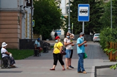 Жителям Красноярского края рекомендовали носить маски в общественных местах из-за COVID-19