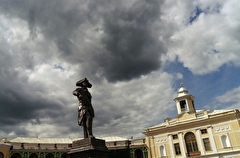 Памятник Павлу I отреставрировали в Павловске