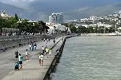 Около тысячи туристов продлили проживание в Крыму на сутки