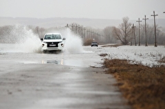 Проезд к четырем населенным пунктам в Калужской области отрезан из-за паводка