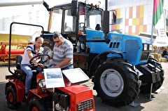 Тюменские хозяйства планируют в 2024г приобрести не менее 120 единиц техники из Белоруссии - власти
