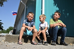 Госдума приняла закон об обязанности вывешивать российский флаг в вузах и детсадах