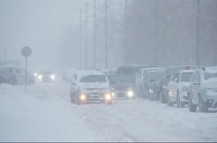 Автодороги в Свердловской области вновь засыпает снегом