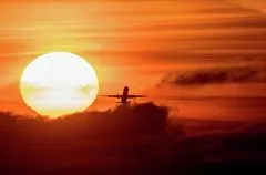 Самолетами, поездами: как и когда покупать дешевые билеты