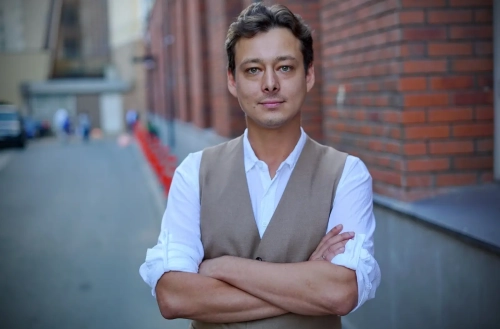 Реновация "стирает" приватность московских дворов - Кирилл Пузанов