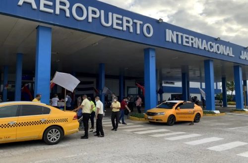 Авиакомпании вывезли с Кубы почти всех организованных российских туристов