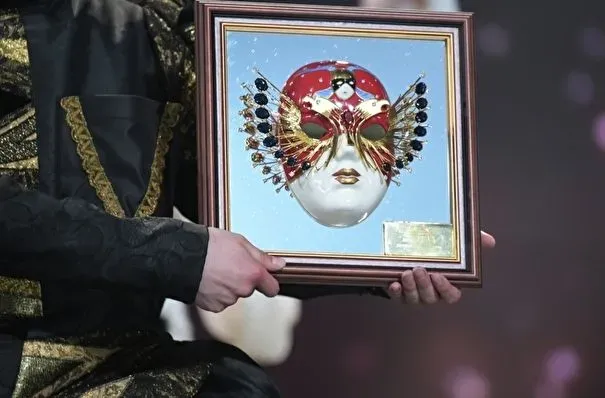 Михалков и Розовский стали лауреатами специальной премии "Золотая Маска"