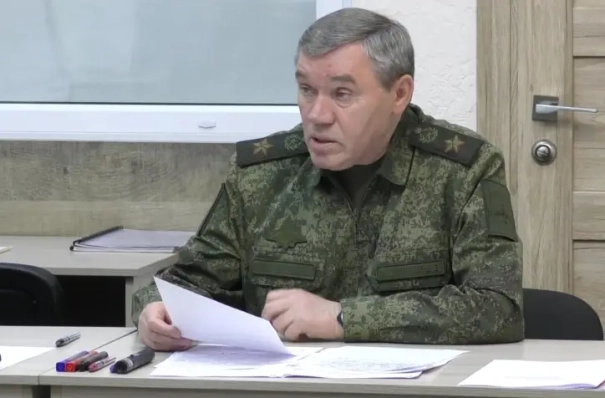 Герасимов: ВС РФ наступают практически на всех направлениях СВО