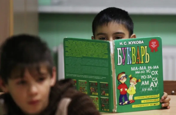 Более 50% детей мигрантов не сдали тест по русскому языку в пяти регионах Юга РФ