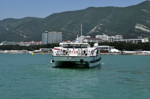 Регулярное морское сообщение в Сочи стартует после майских праздников - мэр