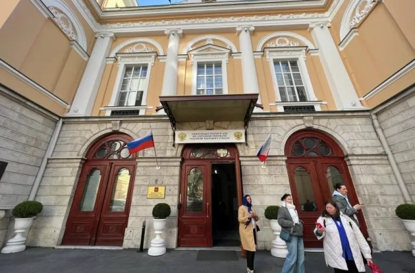 Переговоры РФ и Украины в Стамбуле не отменены, ожидается заявление Мединского - генконсульство РФ